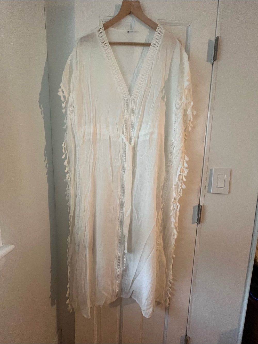 Lightweight Cupshe White Tassel Cover-Up sz L